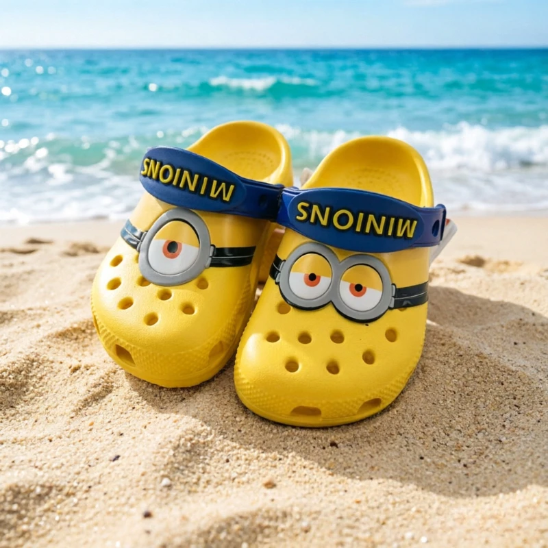 

Minions cartoon cute student slippers kawaii for boys and girls summer home outdoor non-slip beach shoes anime wholesale