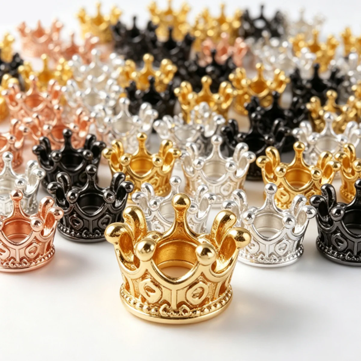 12Pcs Vintage Golden And Silvery Tone Crown Statues, Mini Alloy Ornaments For DIY Craft Projects And Elegant Home Display ZSY