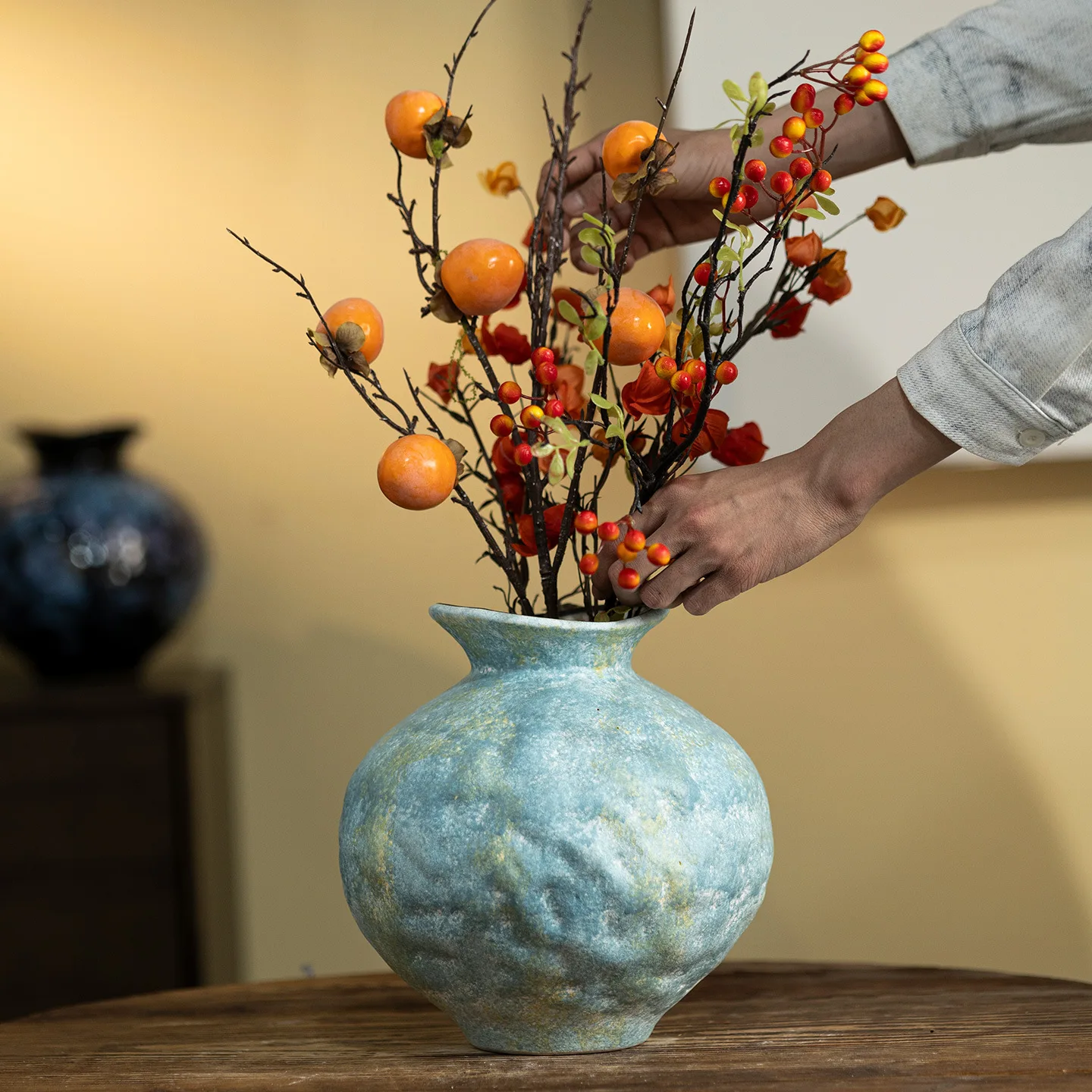 New Chinese style blue ceramic vase desktop decoration, retro flower ware home ornament vase
