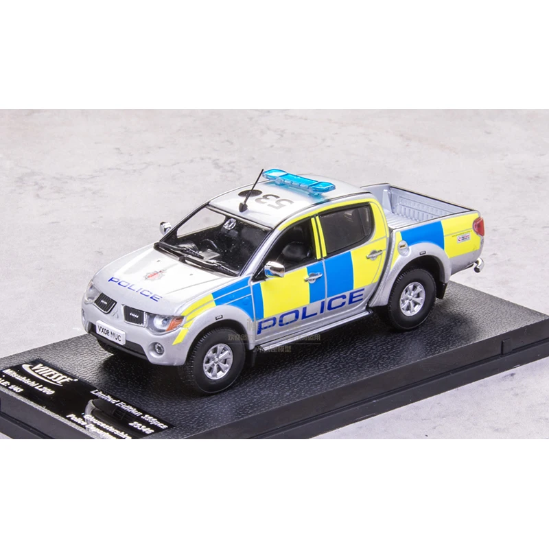 

1:43 Scale Diecast Alloy L200 UK Police Truck with Trailer Model Classics Nostalgia Adult Collection Toy Souvenir Static Display