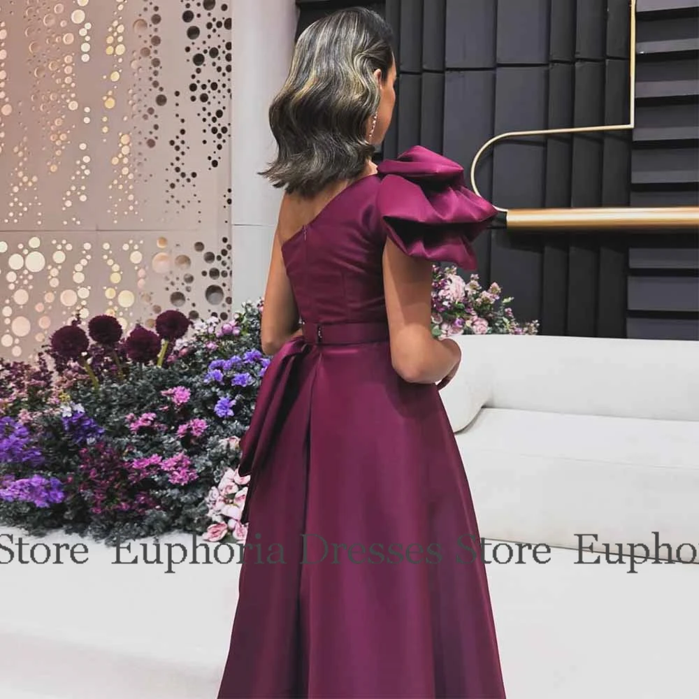 Vestidos de fiesta de Arabia Saudita 2025, vestido de satén de corte A para el Día de San Valentín, vestidos de noche morados con volantes escalonados y un solo hombro para mujer