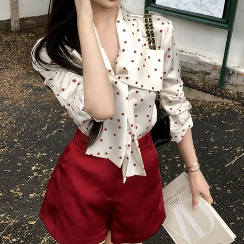 

Vintage Port Polka Dot Shirt Women's Autumn Long Sleeve V-neck Streamer Bow Shirt Red Shorts Korean Version Suit