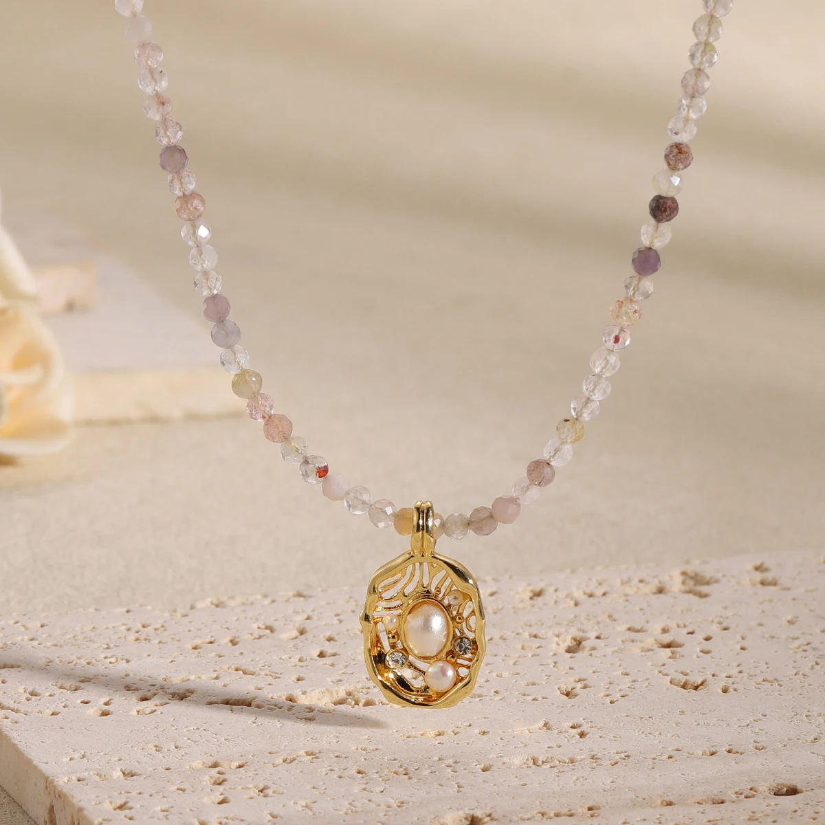 

Bohemian Dopamine Colorful Natural Stone Beaded Necklace Women Vintage Hollow Pearl Pendant Choker Elegant Gift Jewelry