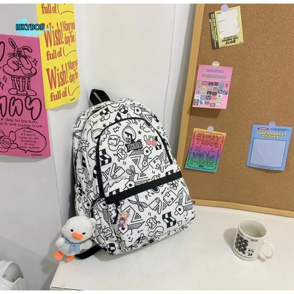 

Large Capacity Fashion Students Backpack Doodle Graffiti School Bag Nylon Cloth Leisure Shoulder Bag Travel