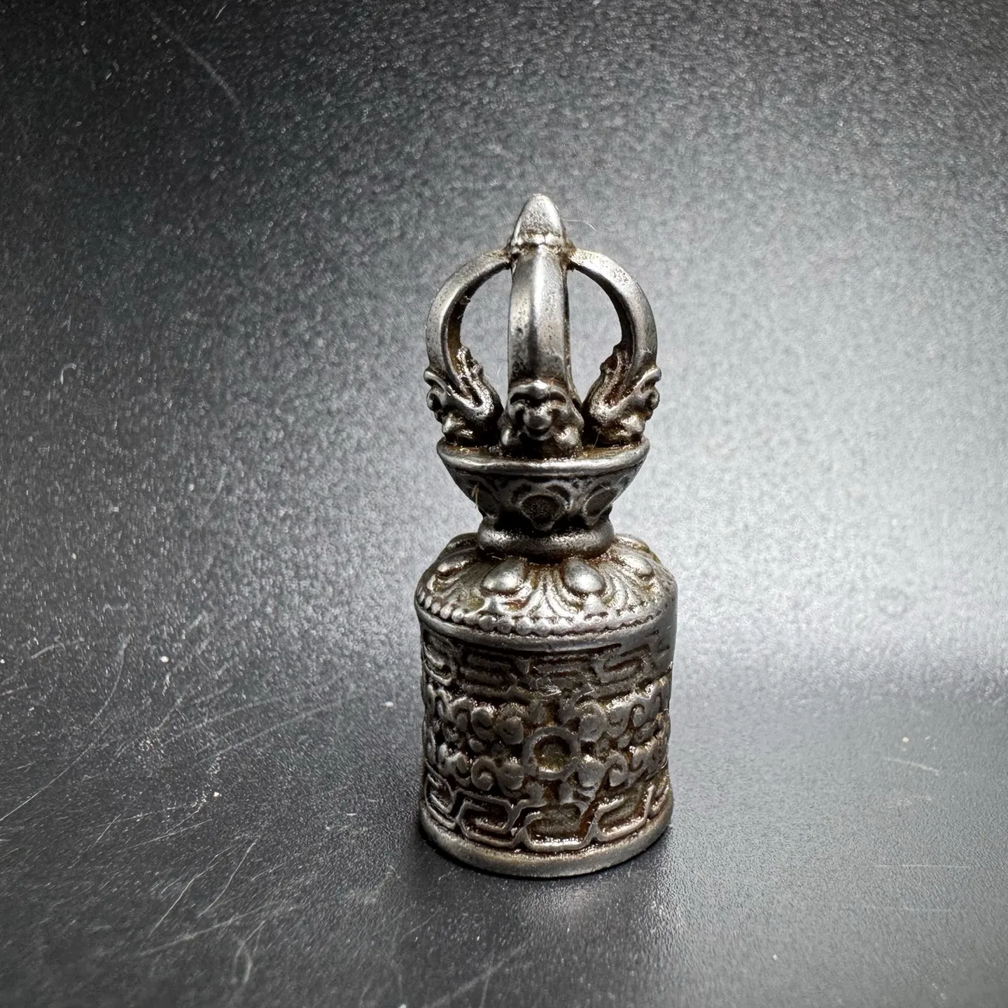 Exquisite Scorpion Stamp Seal - Premium Tian Tie Craftsmanship for Bags, Cars, Necklaces, Keychains, Home Decor Statues