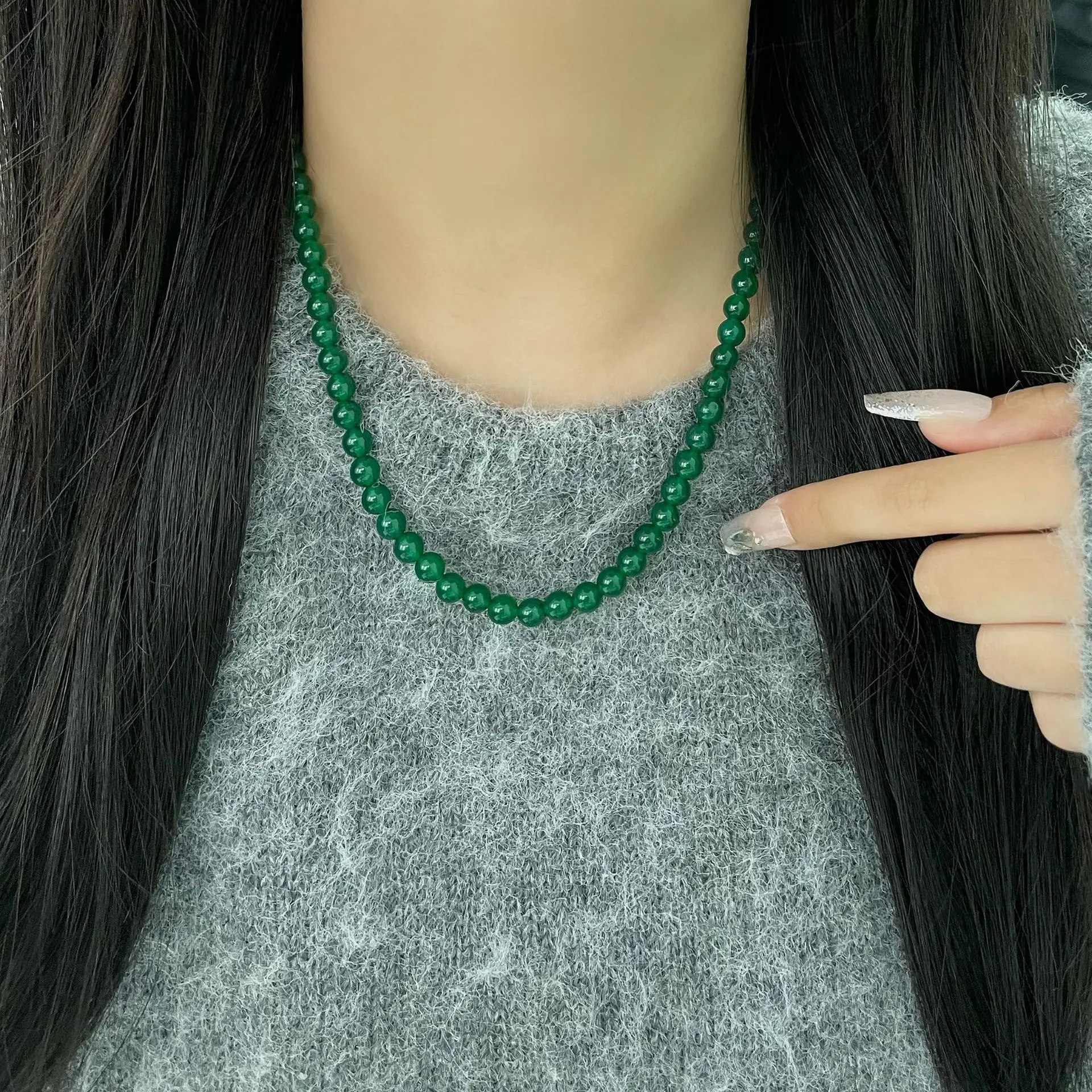 

S925 sterling silver vintage green agate necklace for women, stylish and versatile, round bead jewelry gift