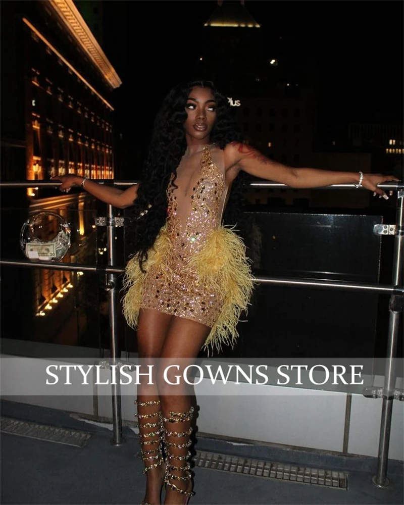 Gold O Neck Short Prom Dress For Black Girls 2024 Beaded Crystal Evening Gown Birthday Party Gowns Feathers Mermaid Customized