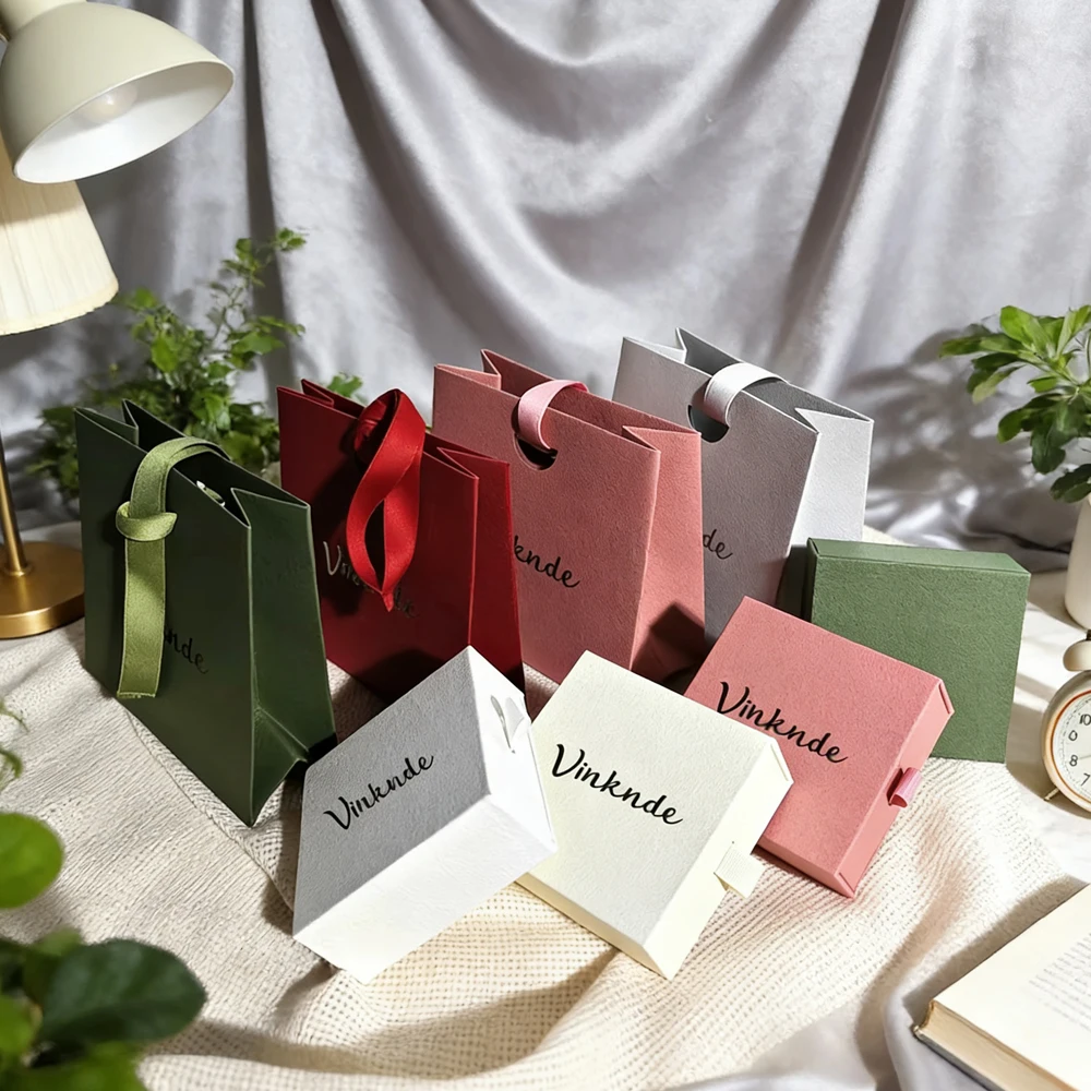 

Custom Logo Lychee Pattern Jewelry Paper Bag Sliding Drawer Box Ring Earring Necklace Packaging Bags Luxury Wedding Gift Case