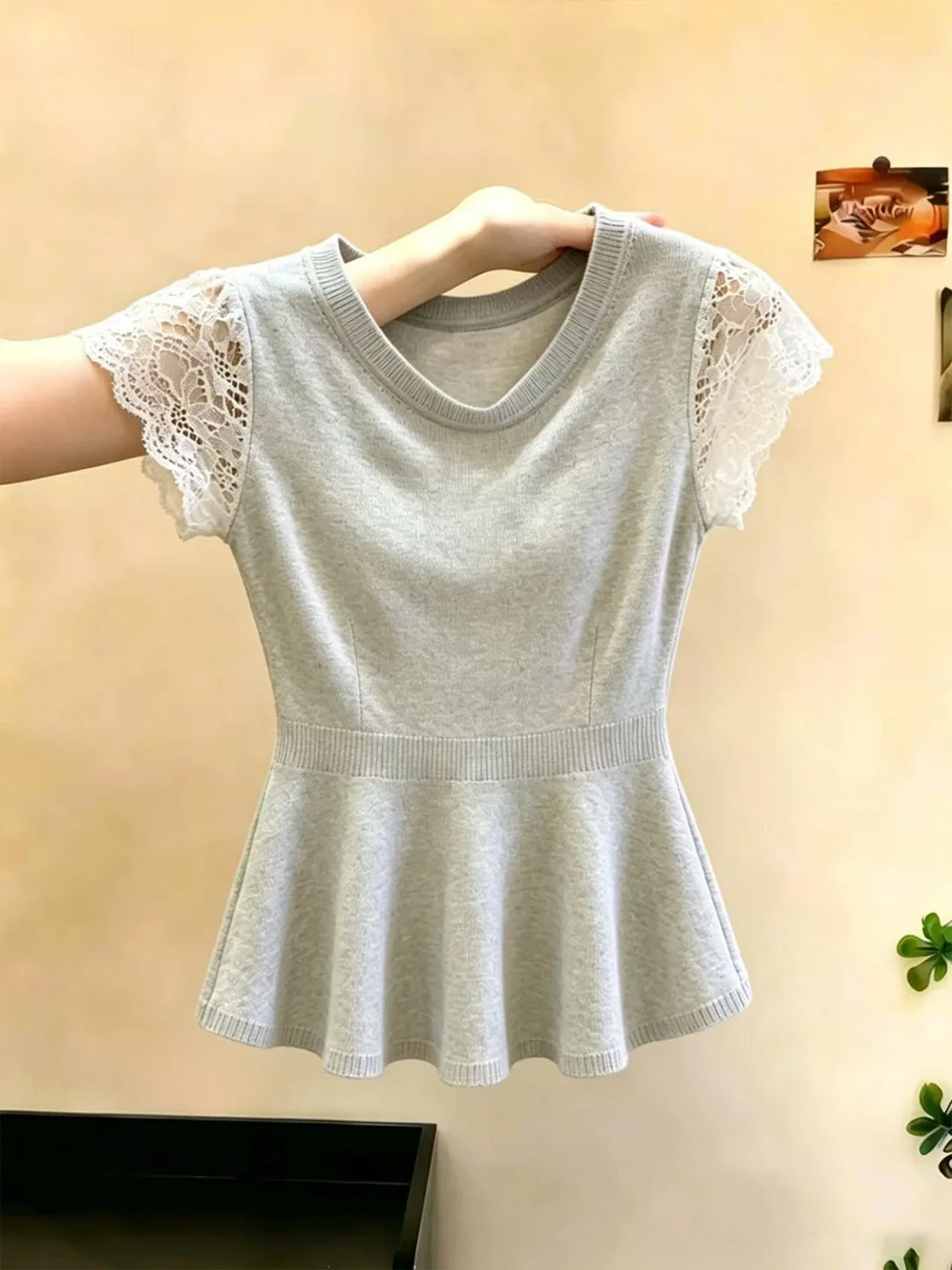 

Elegant Lace Splice Ice Silk Knitted Top Women's Sweet Style Summer Breathable Casual Straight Cut Short Sleeve round Neck