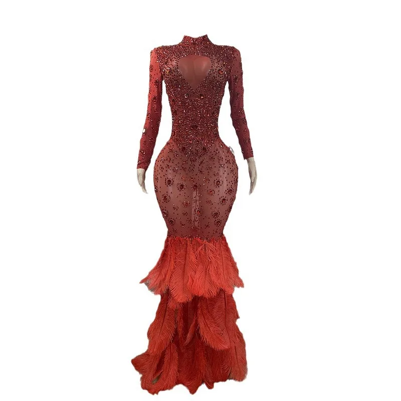 Abito in piume a maniche lunghe con strass Compleanno con diamanti Festeggia il lussuoso costume da ballerina Abito da sposa lampeggiante