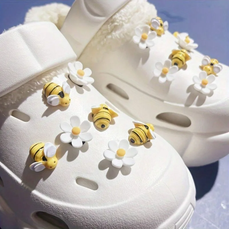 

Fashion Shoe Charms Set Accessories Hole Shoe Buckle Bee Flower Series DIY 3D Shoes Decorations Woman Girls Gift