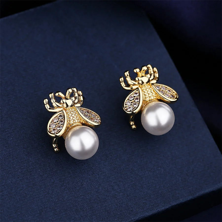 NEW Korean Style Honey Bee Pearl Stud Earrings Women Exquisite Small Elegant Earring Ladies Wedding Party Birthday Jewelry Gifts