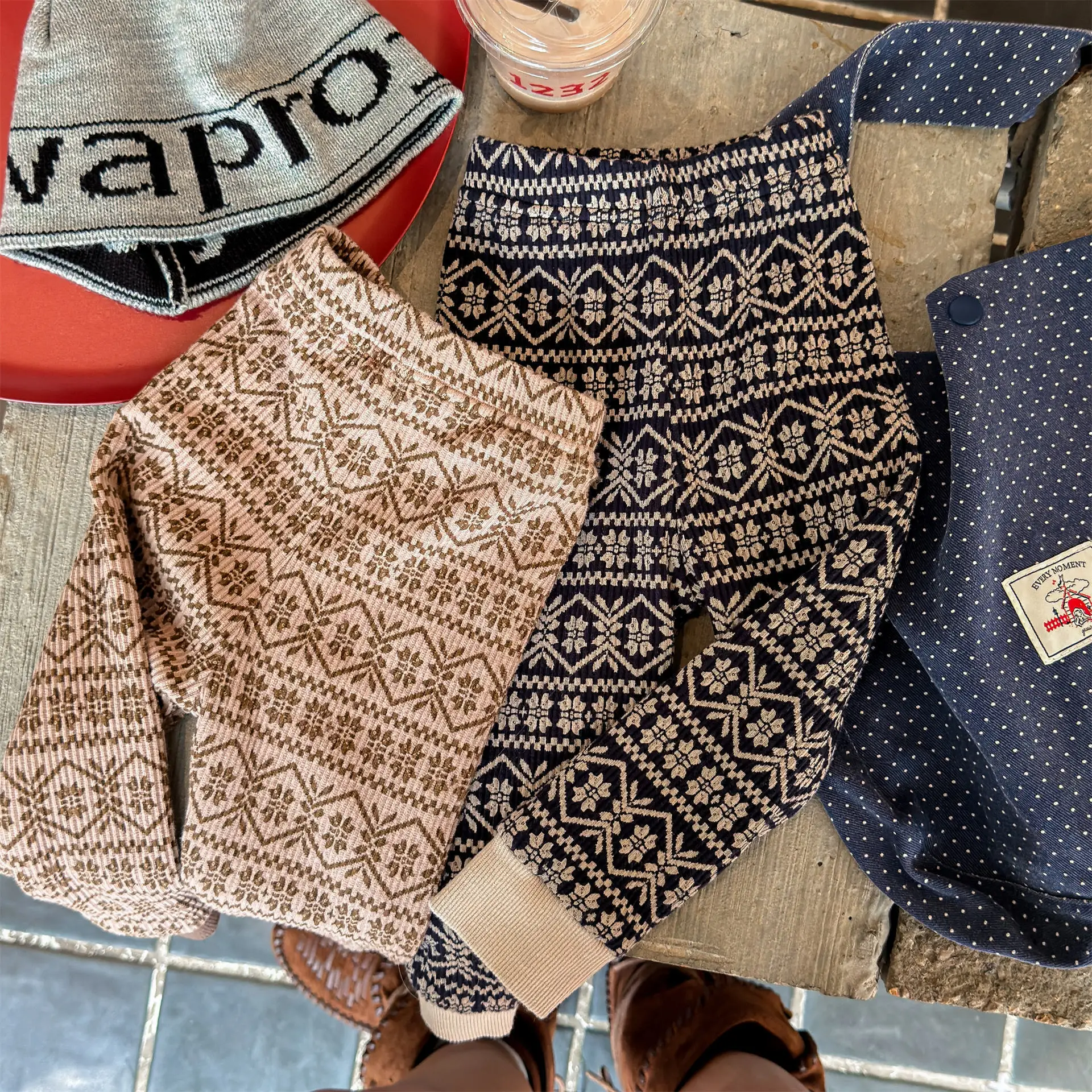 

2025 Winter New Children Fleece Leggings Plus Velvet Thick Girls Fashion Print Leggings Cotton Casual Kids Girls Warm Trousers