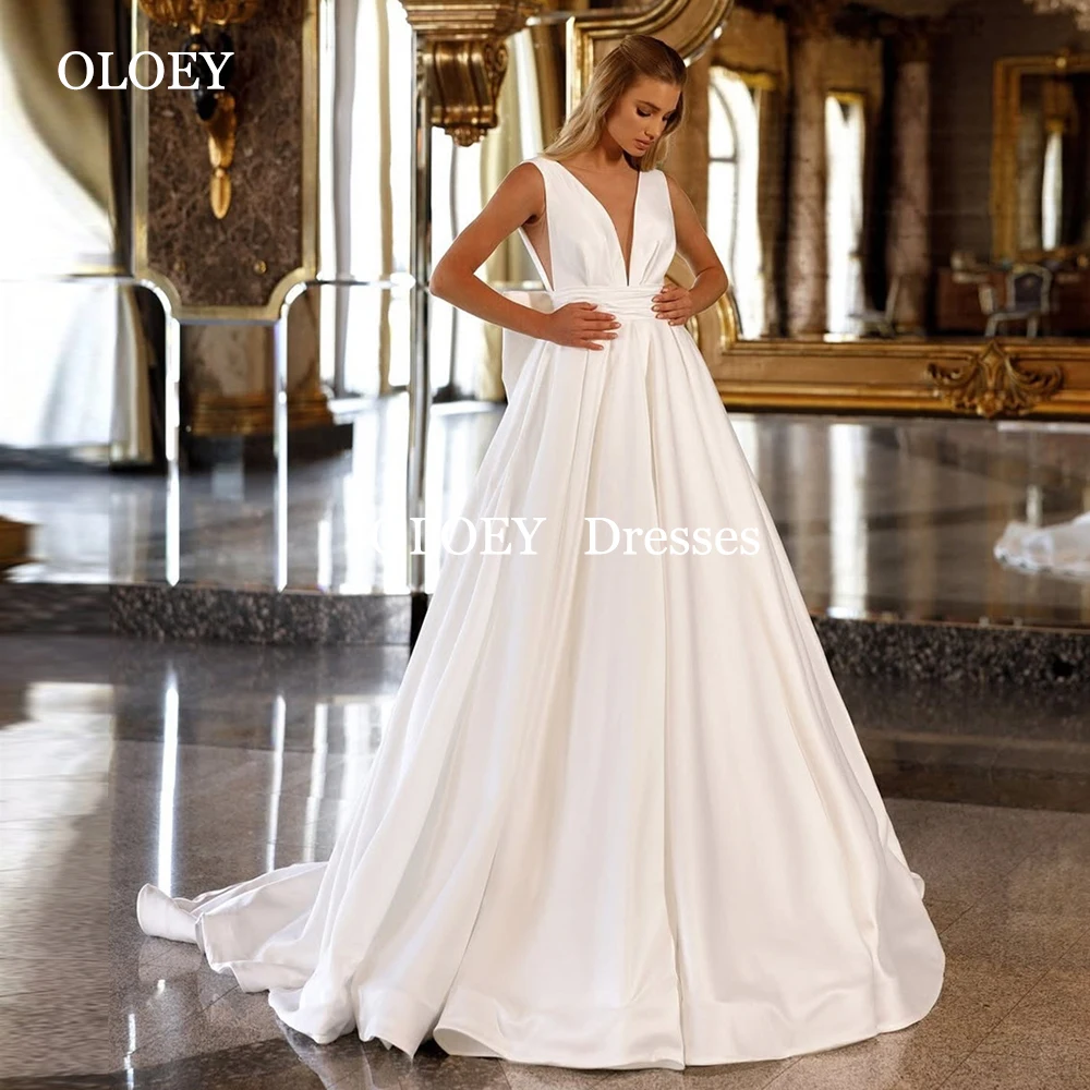 

OLOEY Elegant Deep V Neck Wedding Dresses Sleeveless A Line Bride Gowns Floor Length Pleats Zipper Back Silk Satin Customized