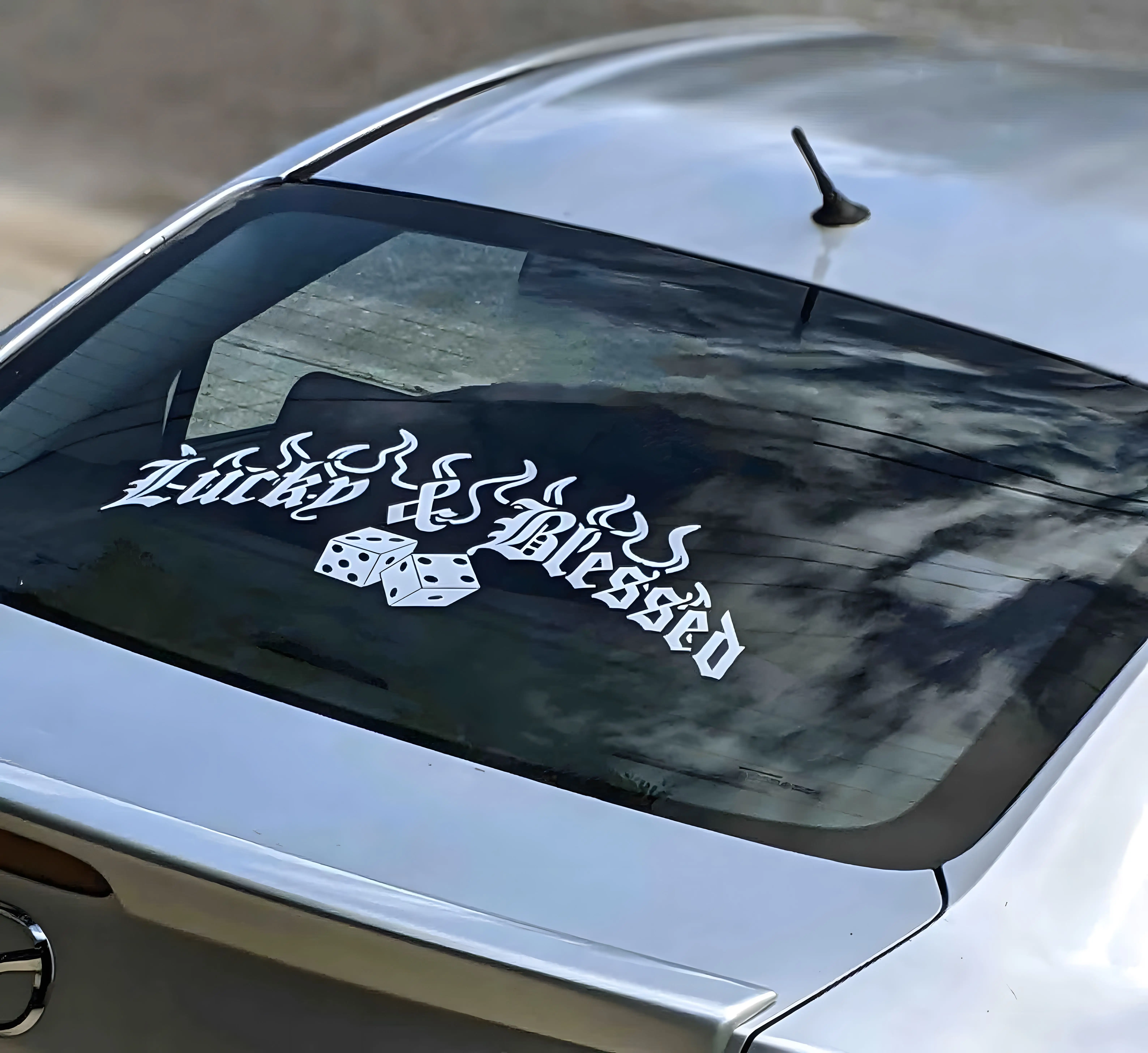 Lucky & Blessed Autoaufkleber für Windschutzscheibe, Heckscheibe, Autoaufkleber, Banner, JDM, Vinyl, Grafik, externes Zubehör, Vinyl-Aufkleber