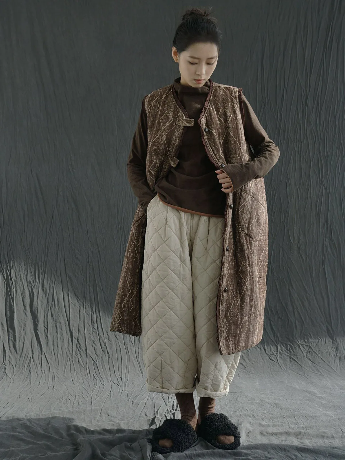 レディースコットンノースリーブオープンジャケットほつれエッジ薄いキルティングロングベスト冬ルーズプリント着物タンクトップボタンアウター