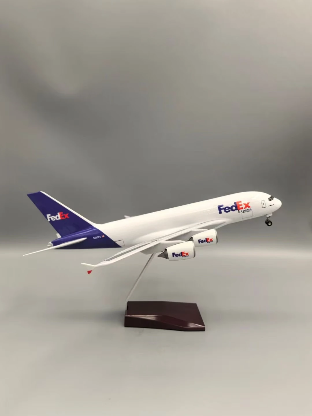 جديد 36C/47M 1/200 A380 FedEx طائرات البضائع الخطوط الجوية الراتنج يموت الصب طائرة مع عجلة الهبوط مجموعة الطيران العرض #5