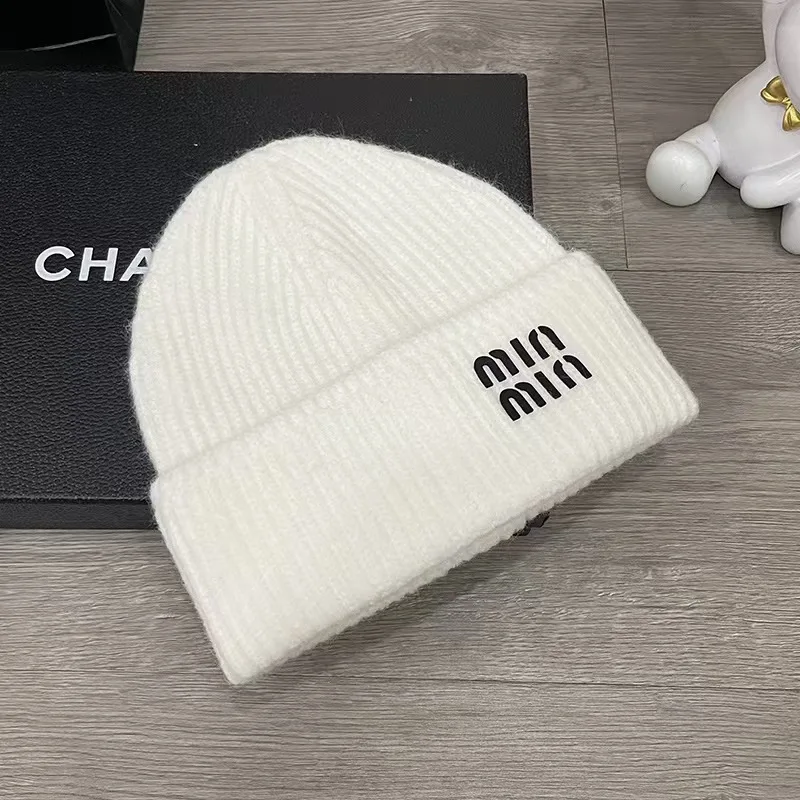 2025 new warm men's and women's trend pullover hat correct letter knitted hat