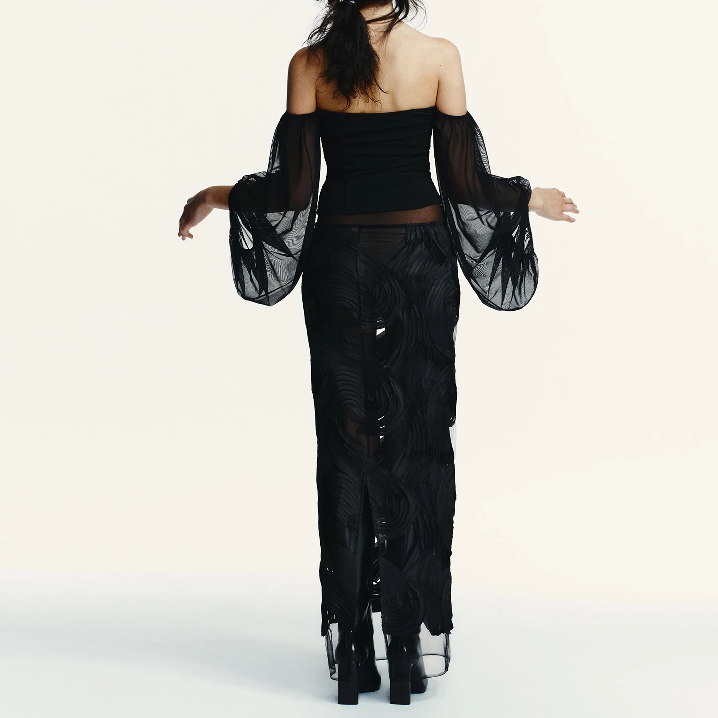 قميص نسائي أنيق من Z موديل 2025، تصميم مستقيم بأكمام طويلة وياقة مدببة، قطعة علوية متعددة الاستخدامات للارتداء اليومي بأ...