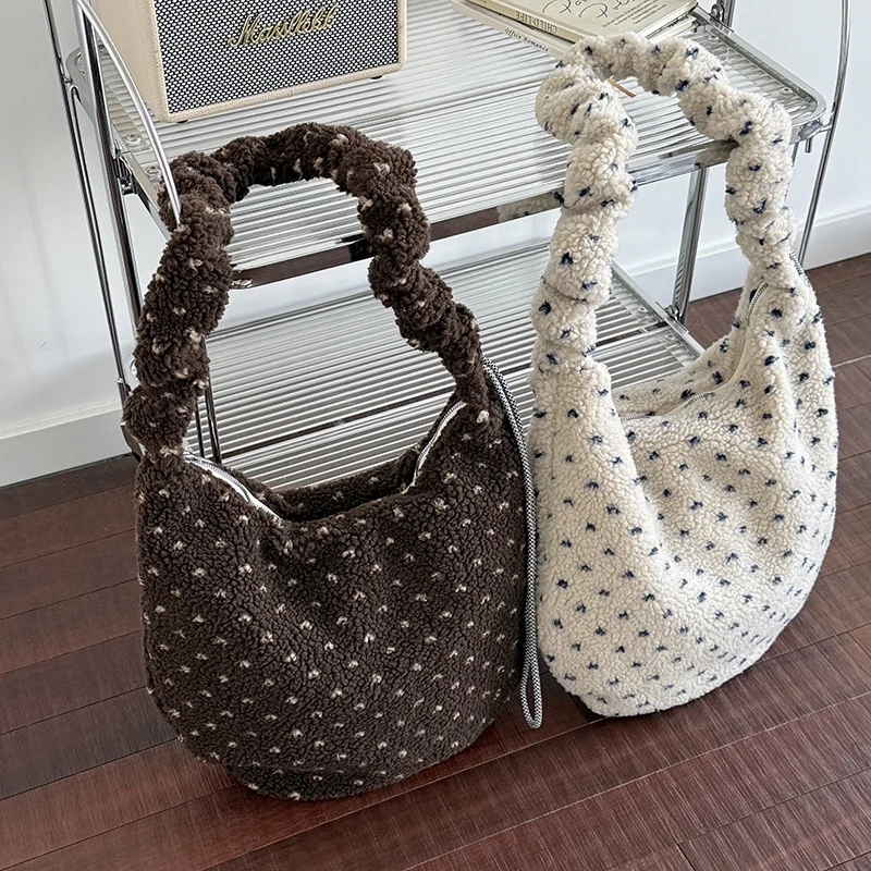 

Korean Polka Dot Plush Tote Bag Women Drawstring Wrinkle Handle Design Handbag Winter Fashion Shoulder Bag Ethnic Crossbody Bag