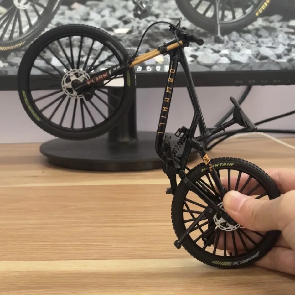 2026 New 1:6 Mountain Bicycle Model Alloy Diecast Metal Racing Mountain Bike Simulation Collection Boys Toys