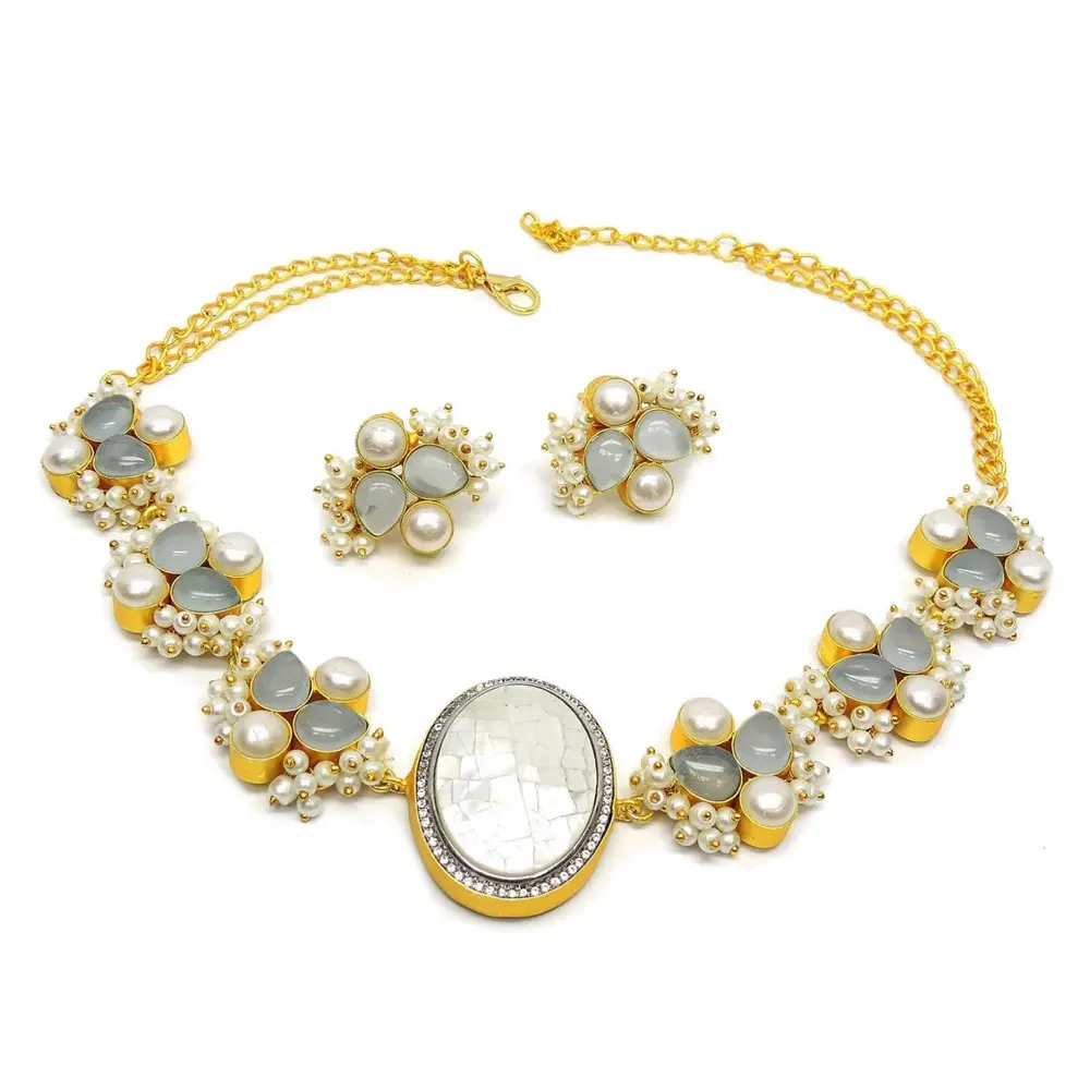 

Handmade Zirconia Pearls Pakistani Bride 5 Pieces Pakistani Jewelry Wedding Set Tikka Earrings Wholesaler