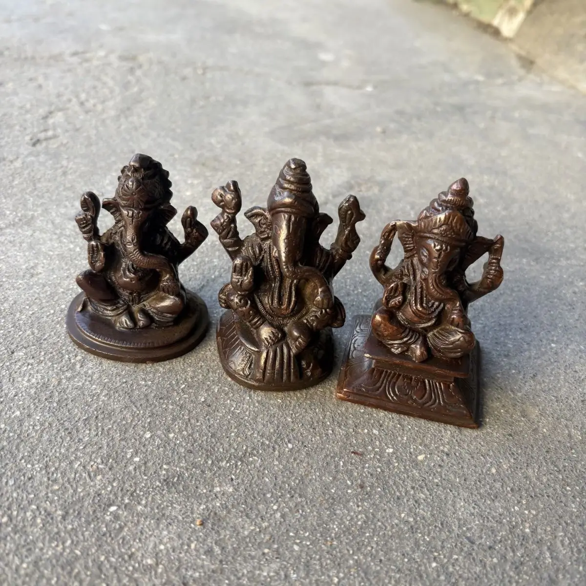 collection Bronze elephant trunk God of Wealth ornament Brass elephant god Buddha statue collection Home decoration art