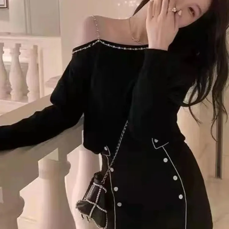 Off-shoulder Diamond-inlaid Sweater Top For Women's Spring 2025 New Short And Thin Sweater