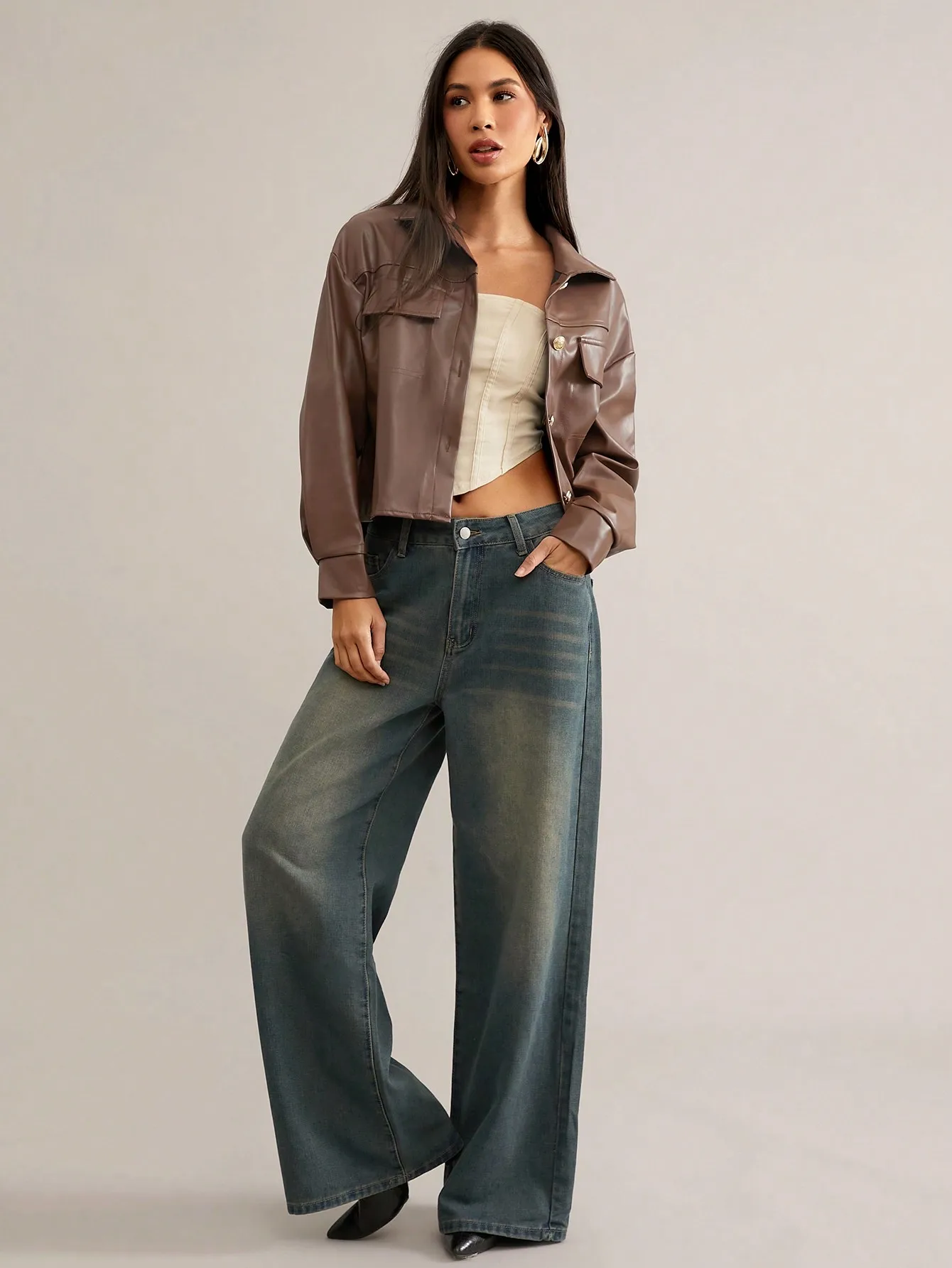 

Женская куртка-бомбер из искусственной кожи с заниженными плечами, длинным рукавом, коротким кроем, повседневный стиль на осень-зиму