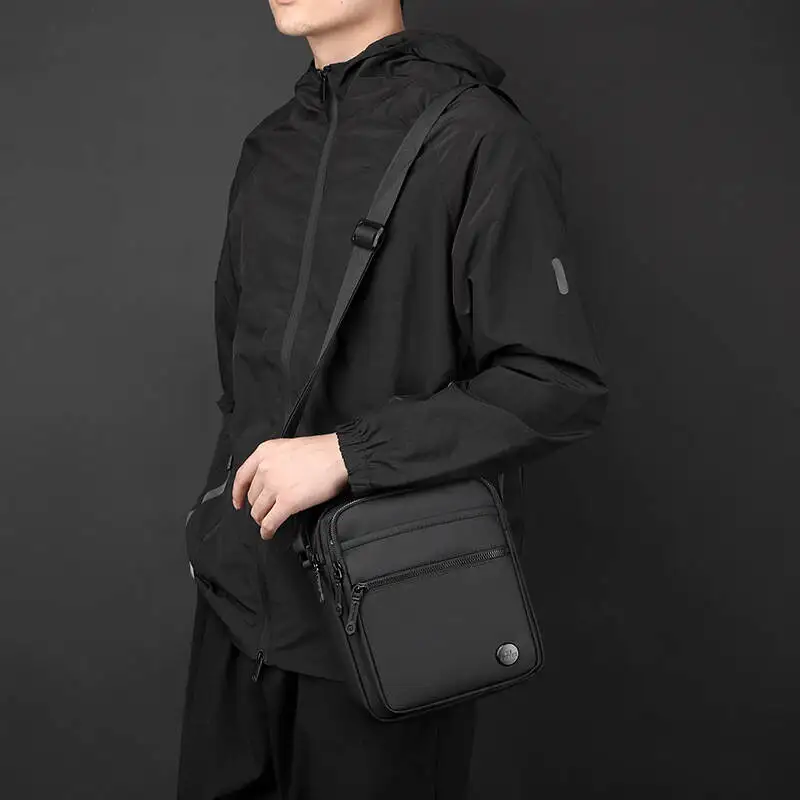 Men's Business Commuter Shoulder Bag Men's Crossbody Bag With A High-end Feel, Simple Men's Small Shoulder Bag Stylish Everyda