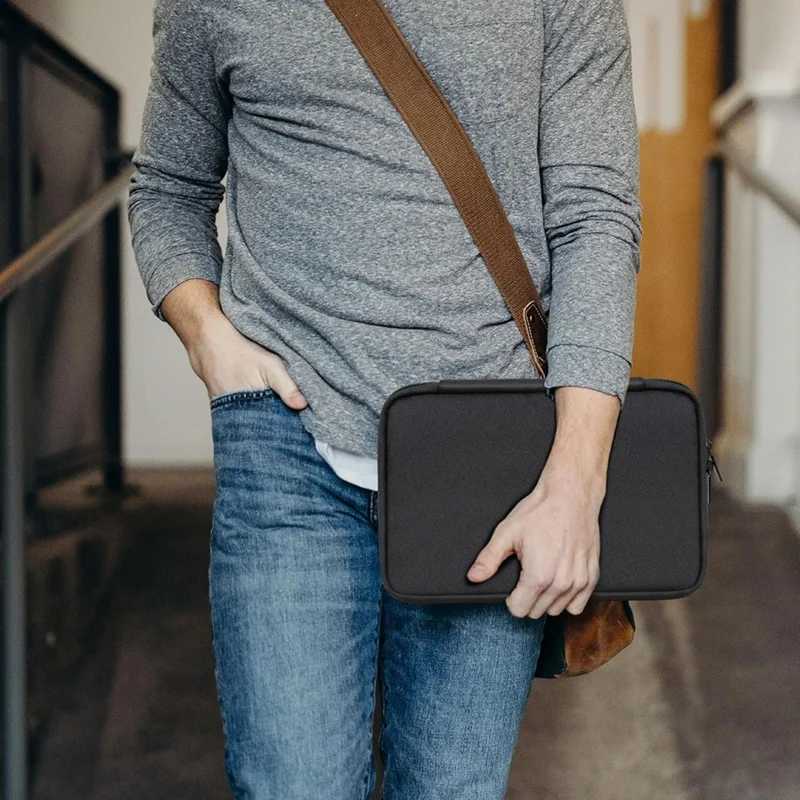 Flash Drive Organizer Portable USB Storage Bag-AT81