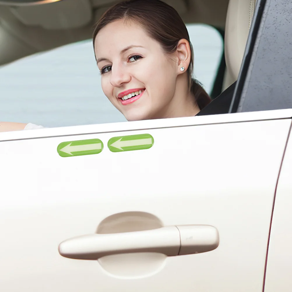 

4Pcs Glow in Dark Arrow Stickers Adhesive New Driver Car Positioning Driving Assistance Direction Marks Arrow Stickers