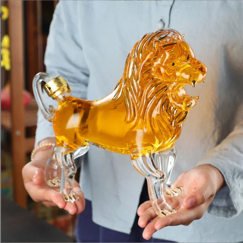 

Lion shaped wine bottle decanter high-end wine bottle high borosilicate glass animal wine bottle thickened