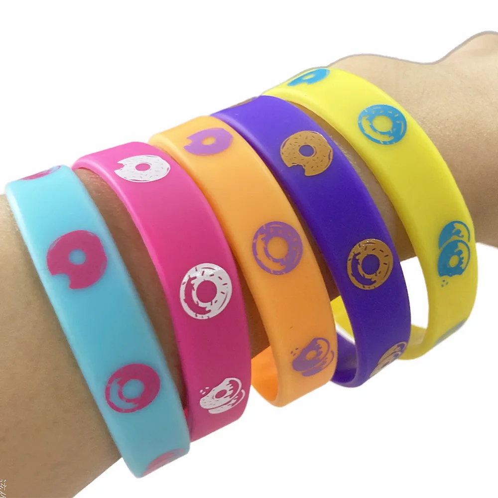 Donut Party Favors for Girls Donut Keychain Silicone Wristband  Sweet Donut Birthday Party Supplies for Boys Girls Party Gift