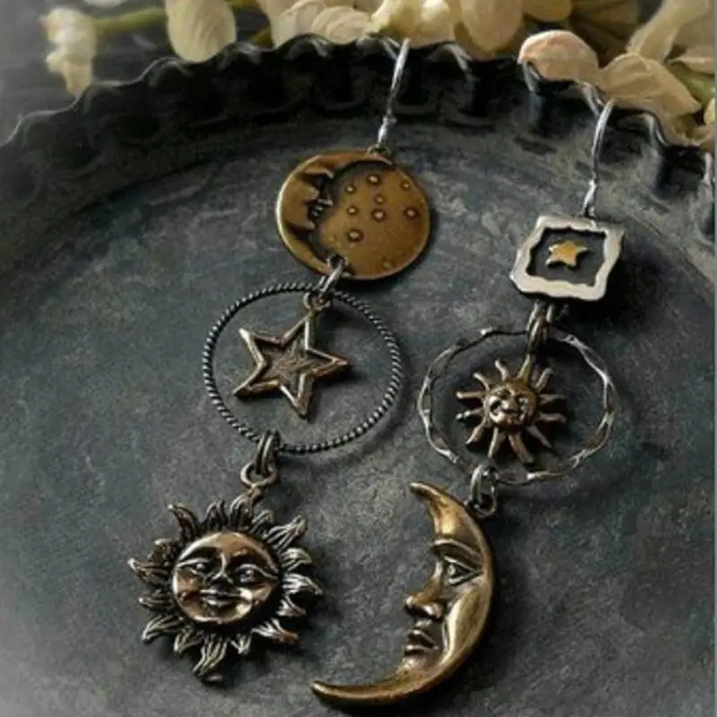 Greek Mythology Face Sun Moon Pendant Creative Design Women\'s Asymmetric Personality Pendant Earrings Party Gift Custom Jewelry