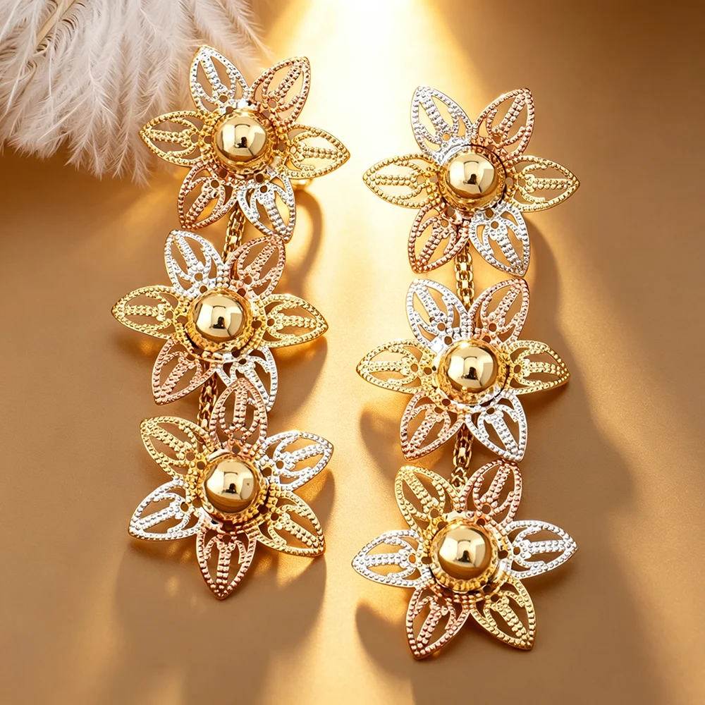 Luxuriöses zweifarbiges, hohles, floral vergoldetes 4-teiliges Schmuckset aus Dubai, afrikanische Halskette, Ohrringe, Armreif, Ring, Brautgeschenk für die Hochzeit. – Detail 5