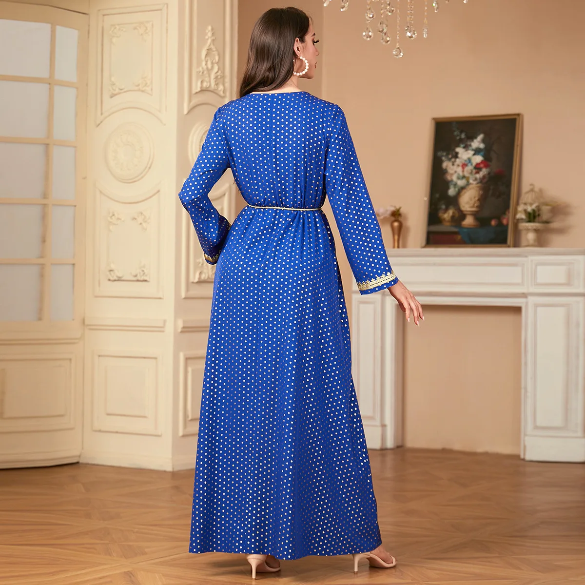 2790 árabe longo robe feminino bolinhas estampagem quente bordado em torno do pescoço saia longa novo vestido