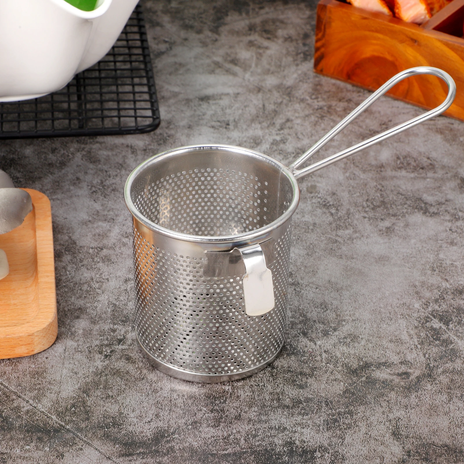 

Stainless Steel Hot Pot Strainer 9CM Height Hanging Design Easy Clean Kitchen Mesh Net Filter for Home Restaurant Use
