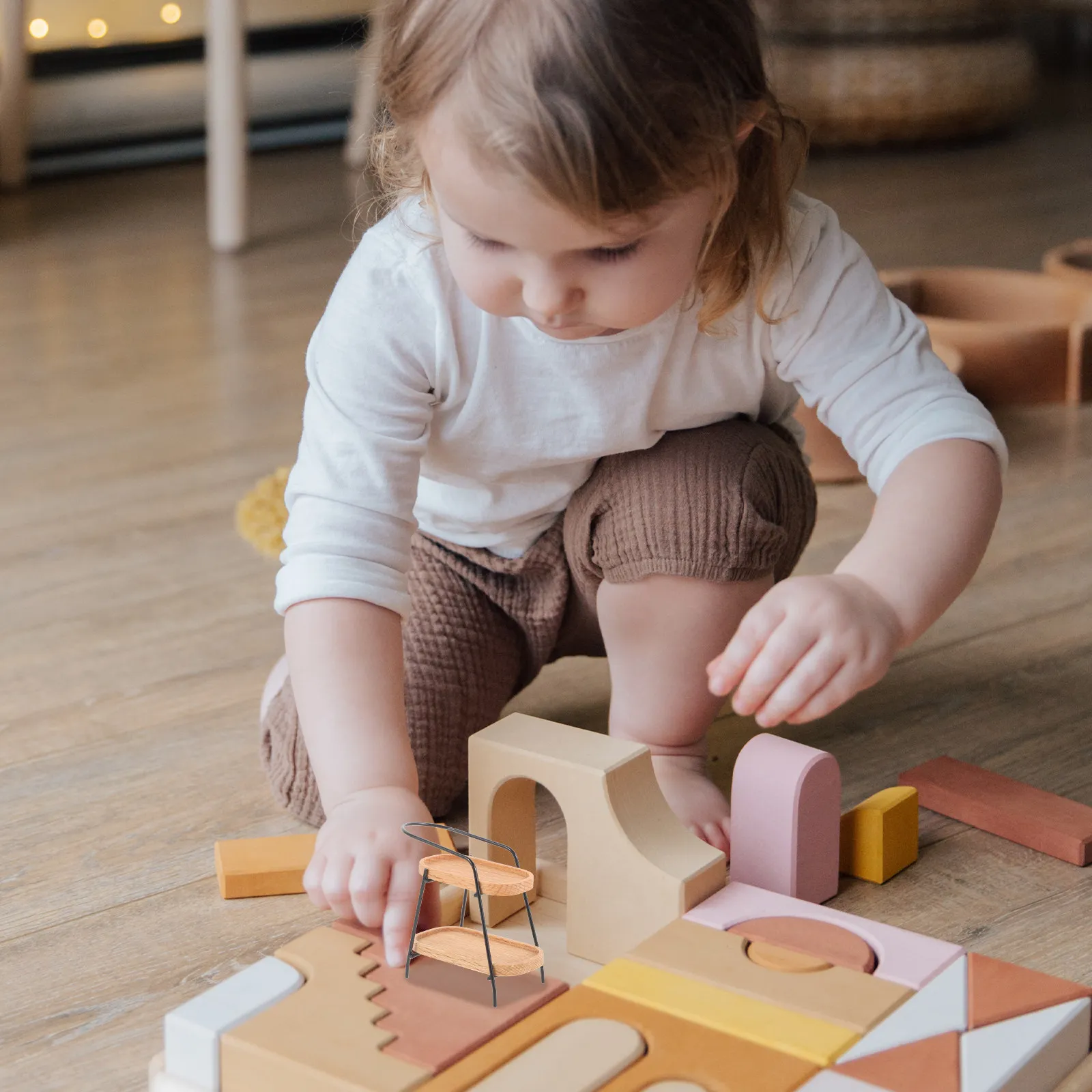 

Мини-подставка для хранения для украшения миниатюрного дома, натуральное дерево и прочный металл, компактная, легкая, очаровательная, изящная, износостойкая.