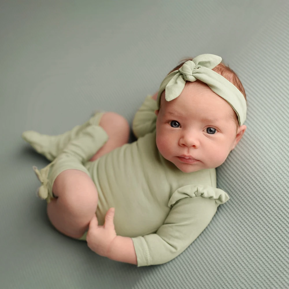 

Newborn Photography Props Ruffle Romper Baby Photo Shoot Outfit Infant Long Sleeve Bodysuit Ruffled Cuff Girl baby Prop