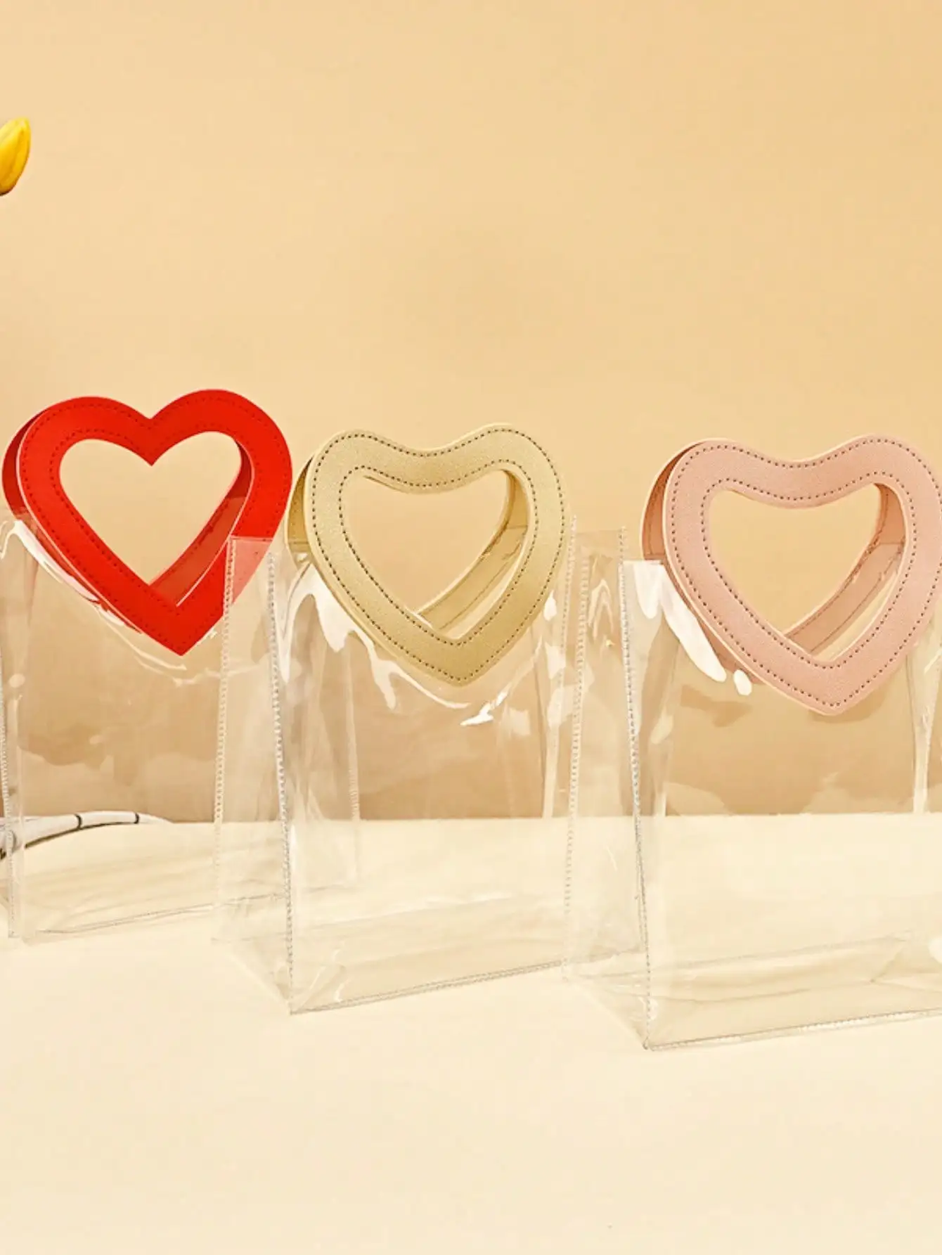 Multi-color heart-shaped gift bag Valentine\'s Day transparent heart-shaped handle gift bag 1pcs