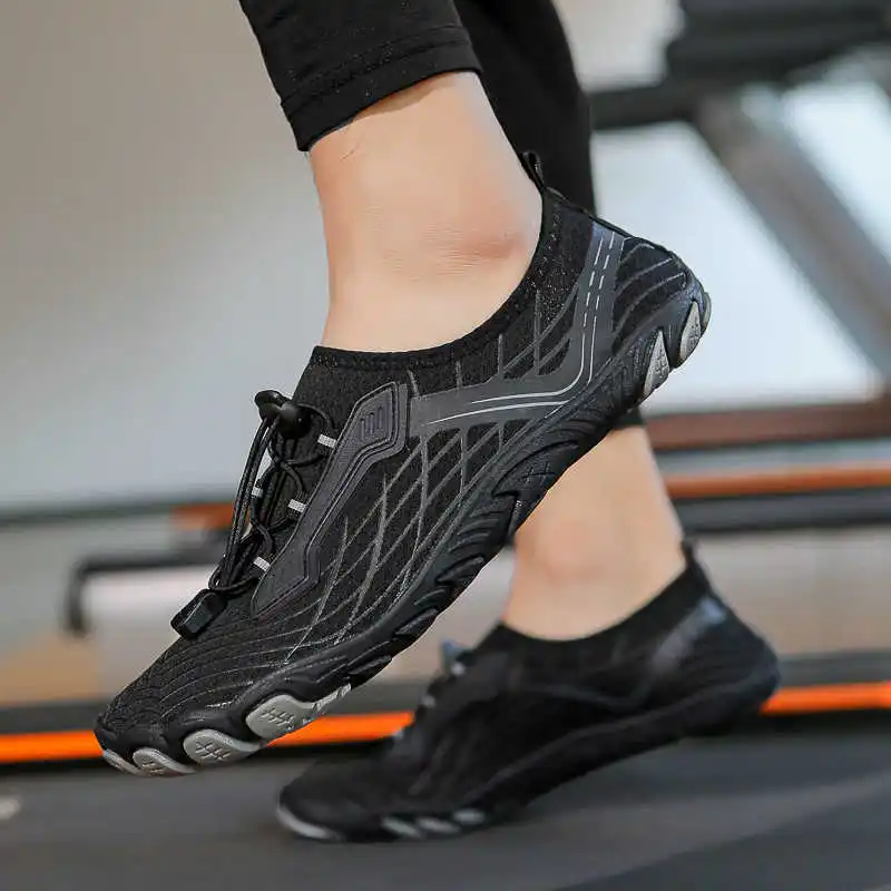 

Key Height Perforated Home Slippers Set Mens Trainers Designer Shoes Summer Sports Sandals Sneakers Famous Brands