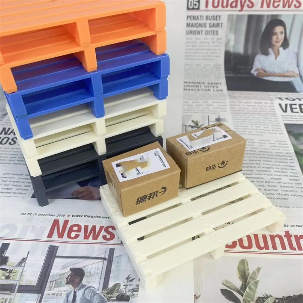 

1:12 Dollhouse Emulational Furniture Model Mini Simulated Simulated Forklift Pallet Retro Plastic Dollhouse Miniature Pallet
