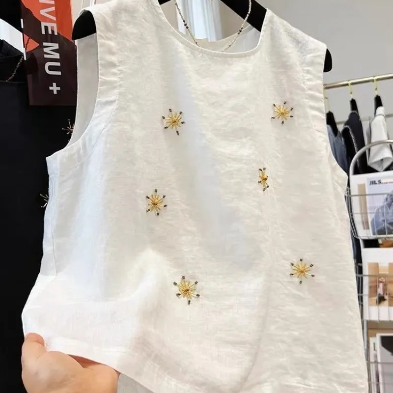 White Sleeveless Blouse with Embroidered Star Motif Loose Fit Summer Casual Top for Women