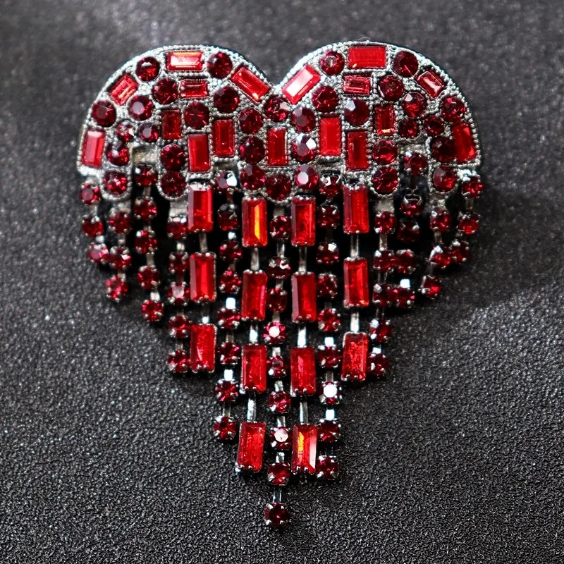 

Exquisite Tassel Brooch Rhinestone Love Heart-Shaped Pins for Women Suit Red Jewelry Clothing Accessories Coat Corsage 1701