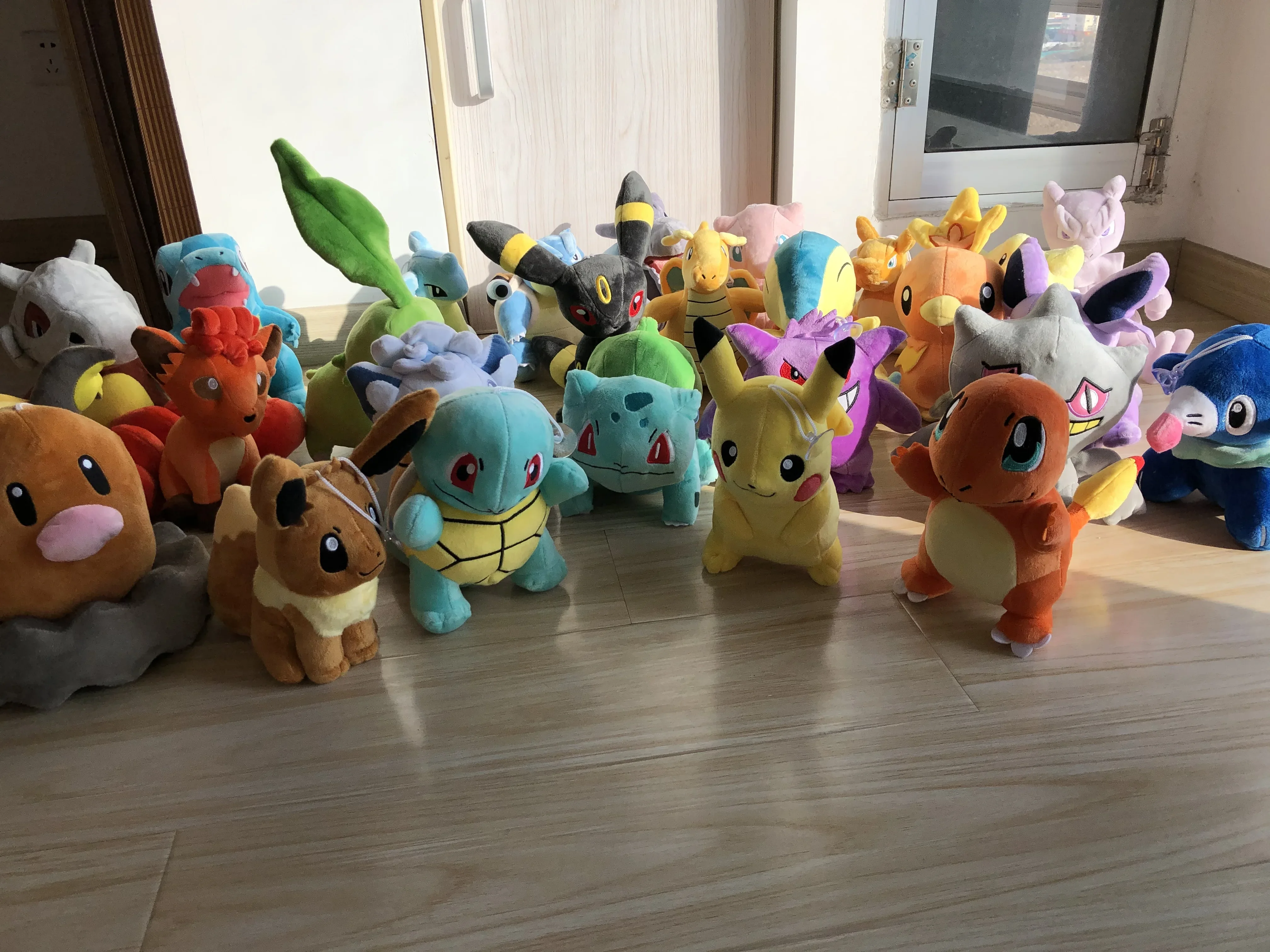 Pluszak Pokemon Pikachu Dragonite Dratini Zabawka Dragonair Goomy Sliggoo Lalka Peluche Squirtle Bulbasaur Charmander Pluszowe Zabawki Prezent