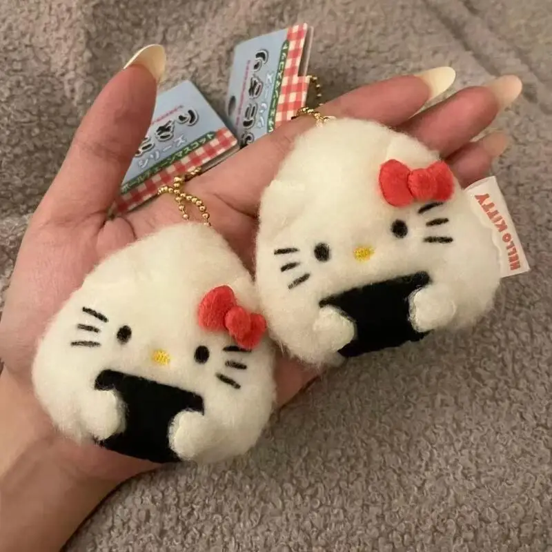 Colgante de peluche Kawaii Hello Kitty Onigiri Sushi, lindo muñeco de gato KT peludo, amuleto para bolso, juguete de peluche suave, adorno para decoración de bolsos