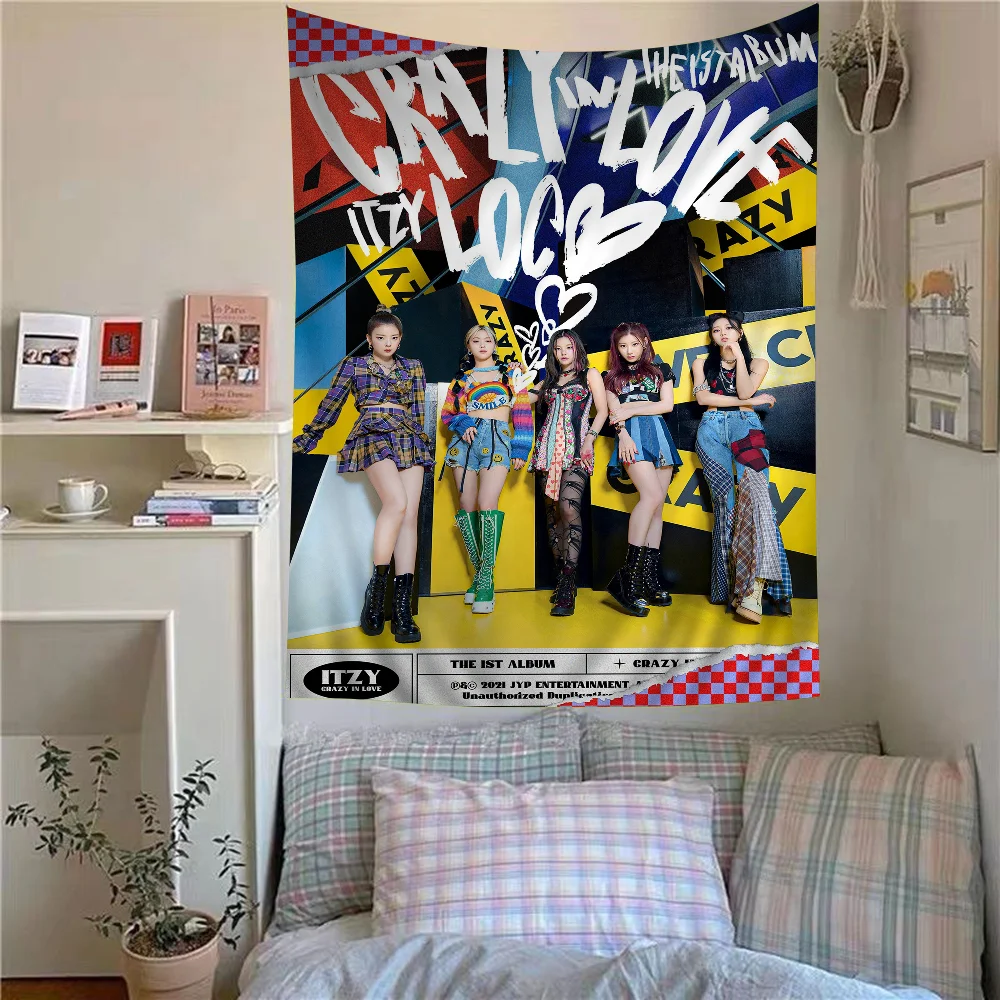 Kpop Group I-Itzy Korean Girls Singer Tapestry Anime Tapestry Hanging Tarot Hippie Wall Rugs Dorm Wall Hanging Sheets Cartoon