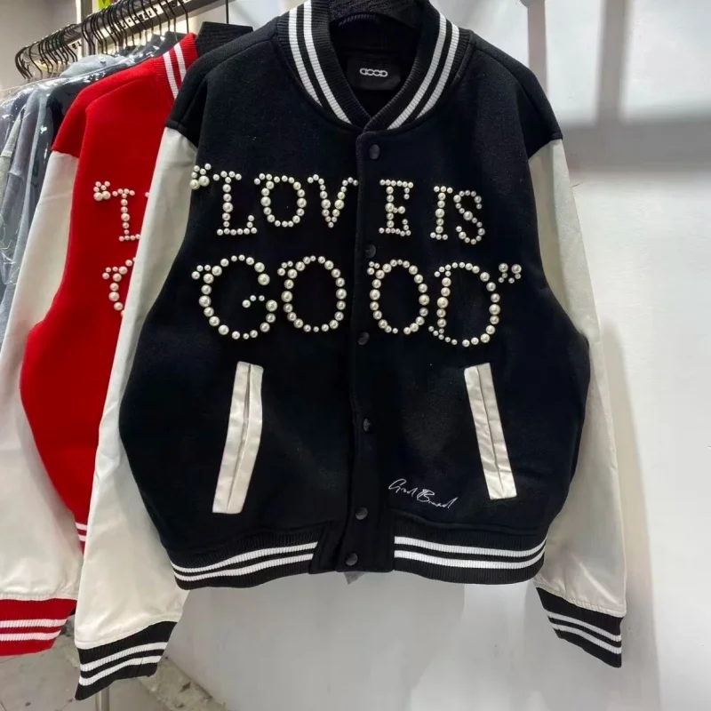 

Цветная блокировка с рукавами из искусственной кожи в стиле пэчворк, черные куртки GOODBRAND с жемчужным логотипом Love Is Good, бейсбольный трикотаж с надписью, мужские и женские пальто