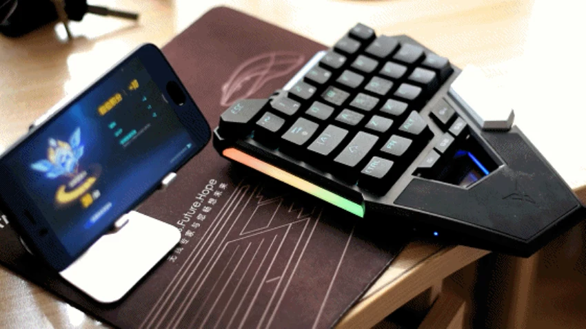 

Механическая клавиатура FlyDiGi D1 Wood Scorpion для одной руки, интегрированная с мобильными играми, RGB, Bluetooth, с подключением к мыши-конвертеру